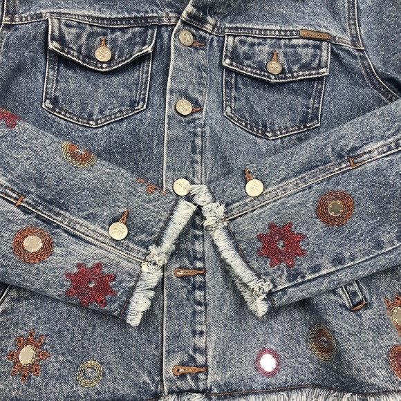 Vintage Calvin Klein Women Siz Large (SLIM) Denim Jean Jacket Embroidered Fringe - Picture 8 of 11